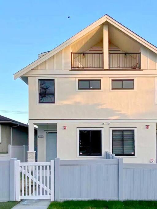 Four Bedrooms New Lovely Duplex House-1628 Vancouver Extérieur photo